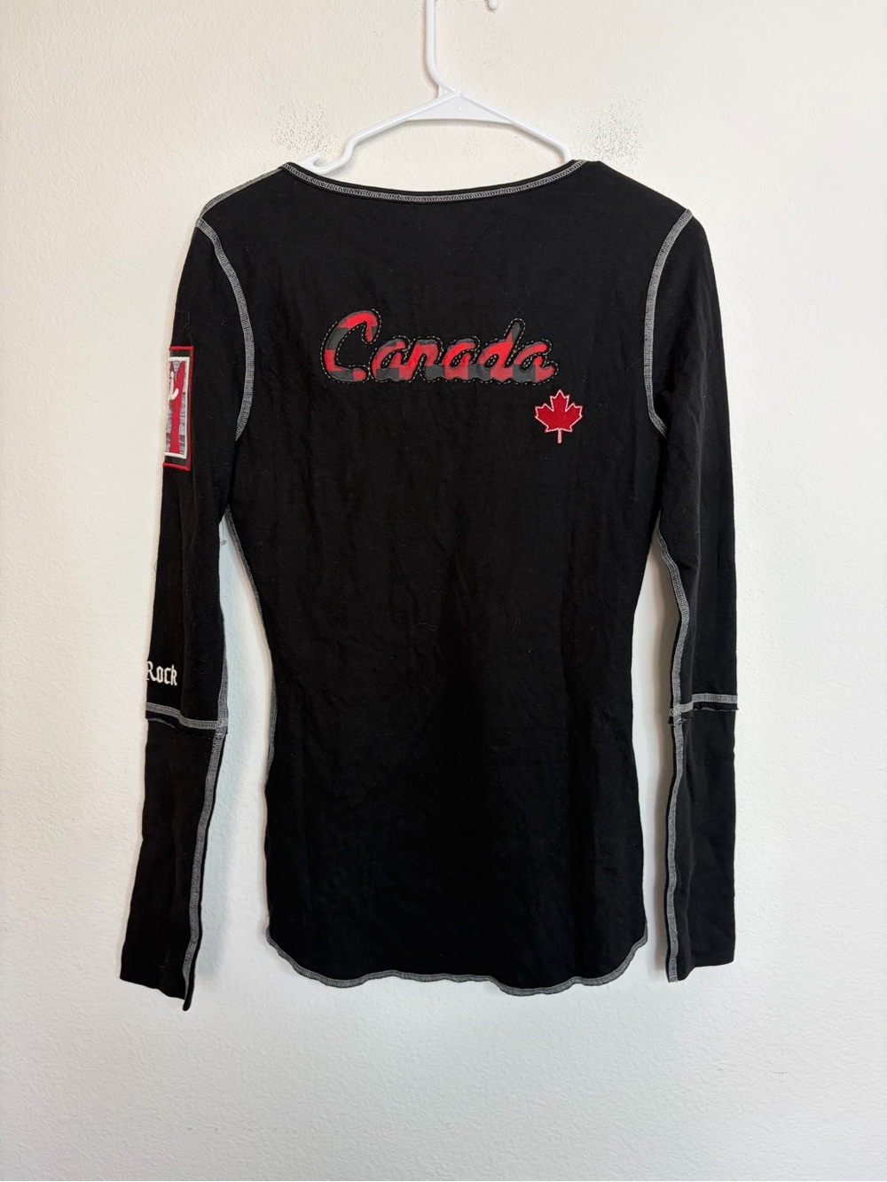 NWOT Alp n Rock Canada Dark Gray Henley Long Sleeve